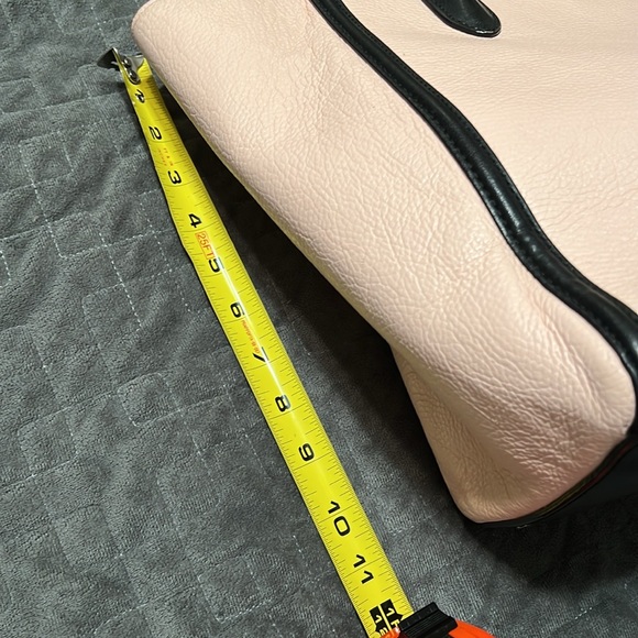 Kate spade large peachy pink and black pebbled leather tote bag - Picture 10 of 16